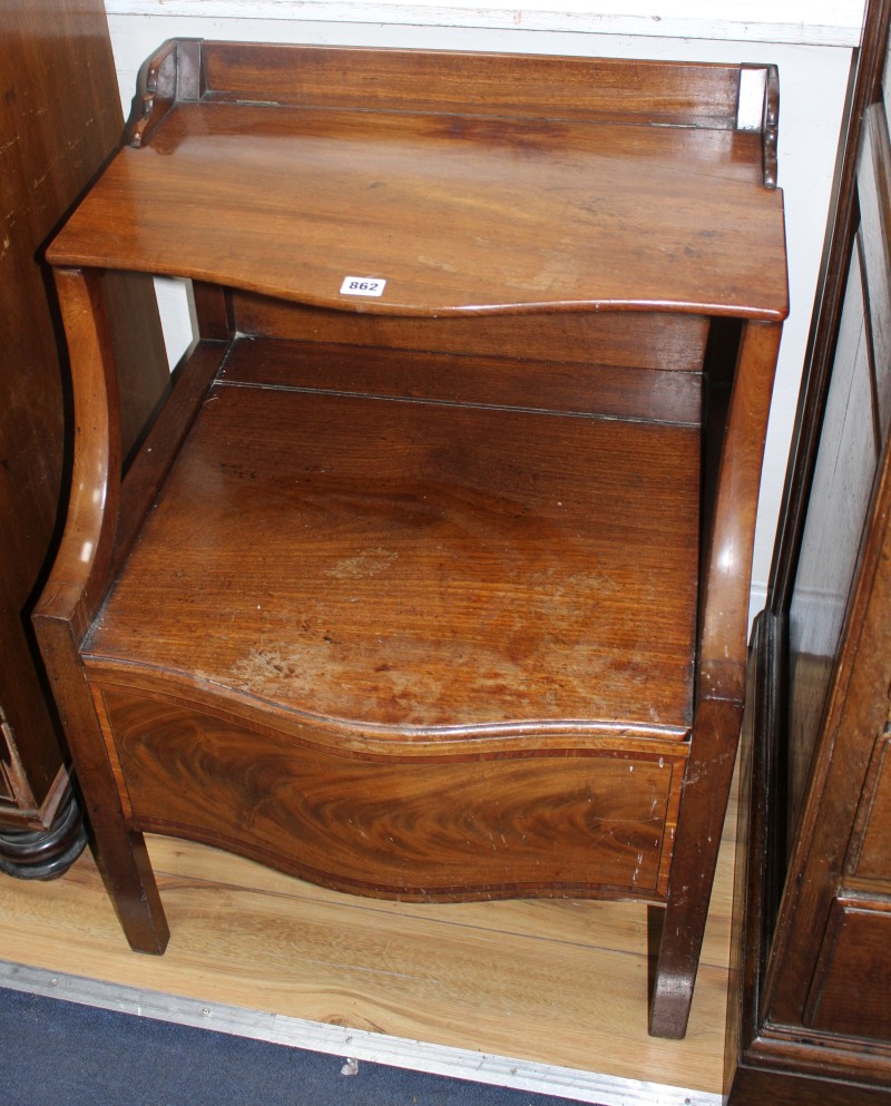 A George III mahogany serpentine commode, W.58cm D.50cm H.80cm